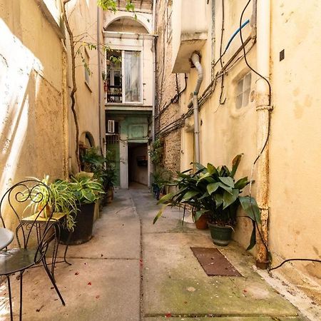 Studio Cosy Au Coeur De L'Ecusson - Arenes A 2 Min Nimes Exterior foto