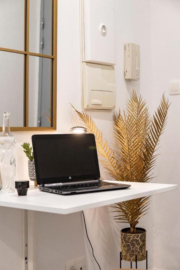 Studio Cosy Au Coeur De L'Ecusson - Arenes A 2 Min Nimes Exterior foto